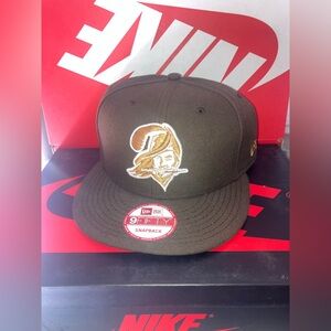 Brand New Tampa Bay Buccaneers SnapBack New Era Hat